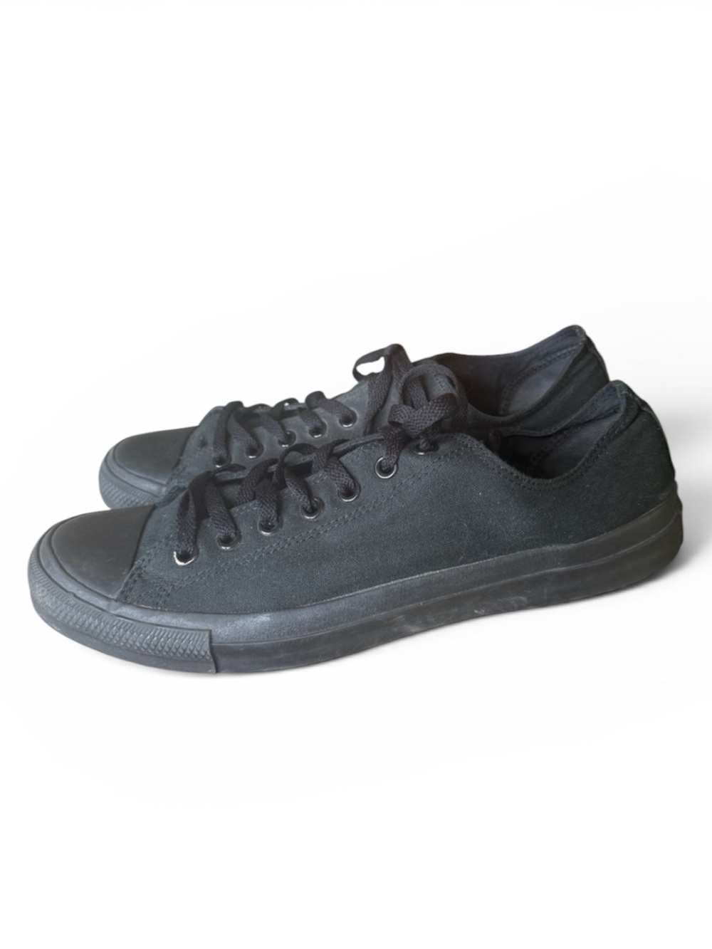 CONVERSE ALL STAR size 13 low tops very good condition black